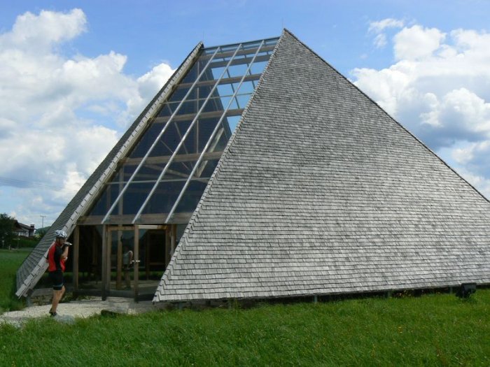 Pyramida u Eschlkamu - foto Štěpán Svoboda