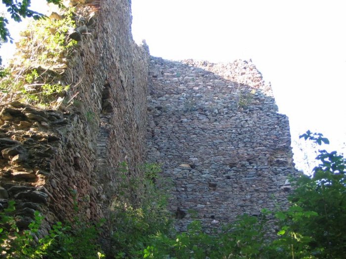 zřícenina hradu Pajrek